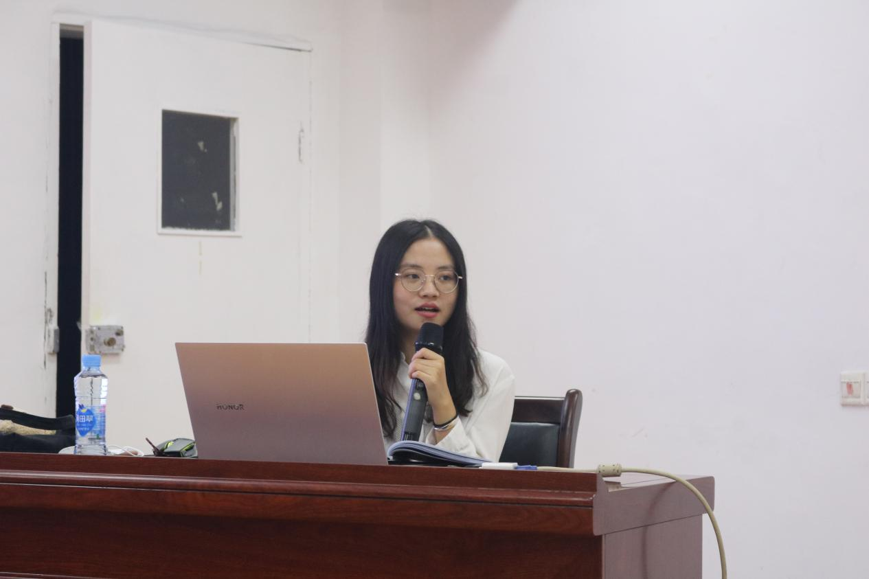 沈敏讲师细心宣讲